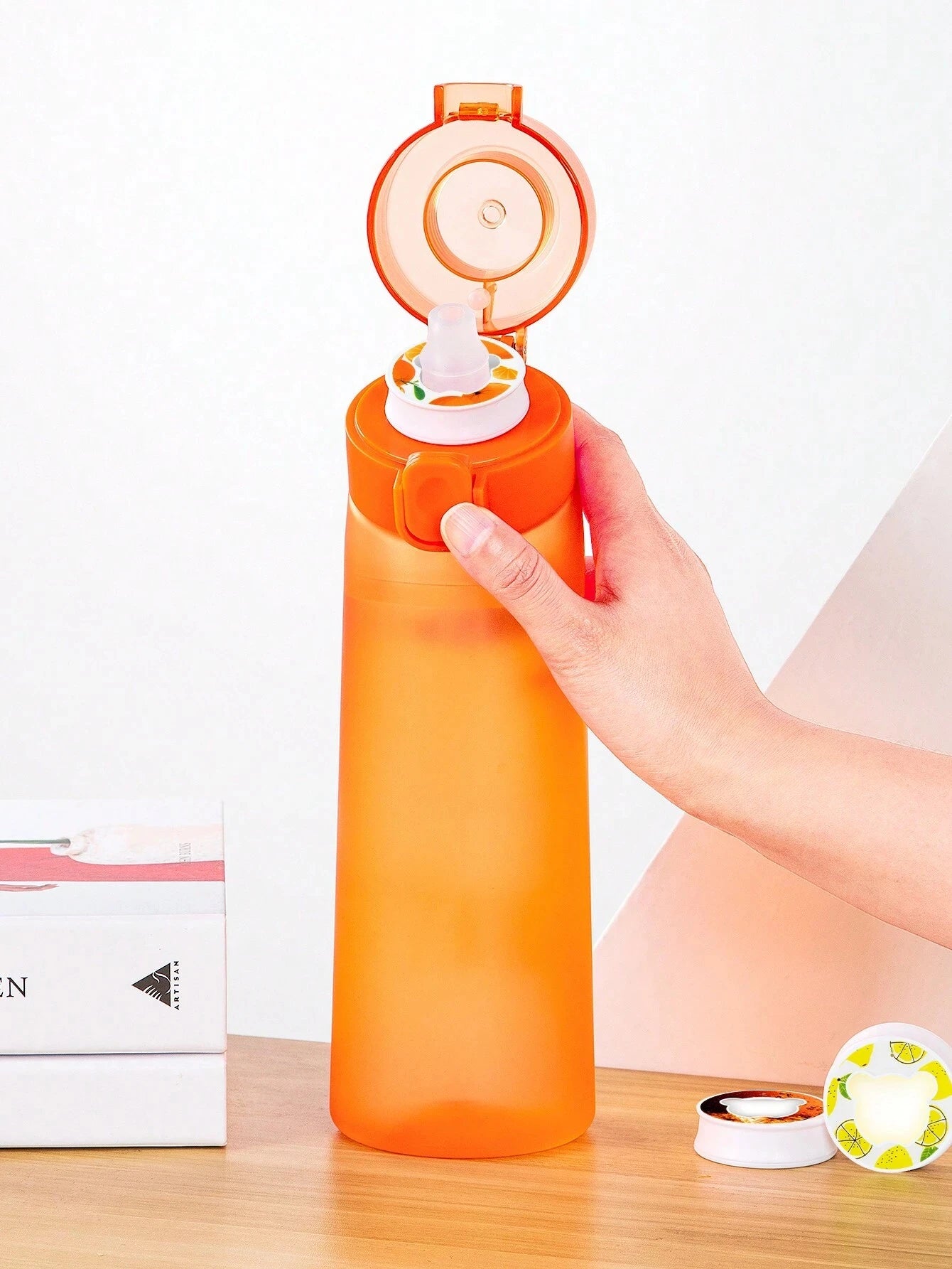 Zaarafy™ 800ml Scented Air Water Bottle – Fruit Flavor Pod, Straw, Flip Lid, Leak-Proof