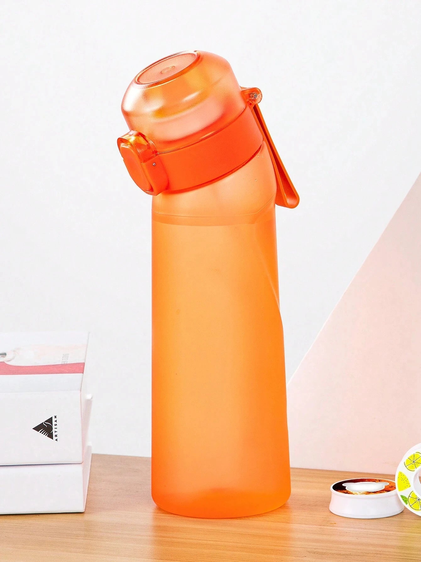 Zaarafy™ 800ml Scented Air Water Bottle – Fruit Flavor Pod, Straw, Flip Lid, Leak-Proof