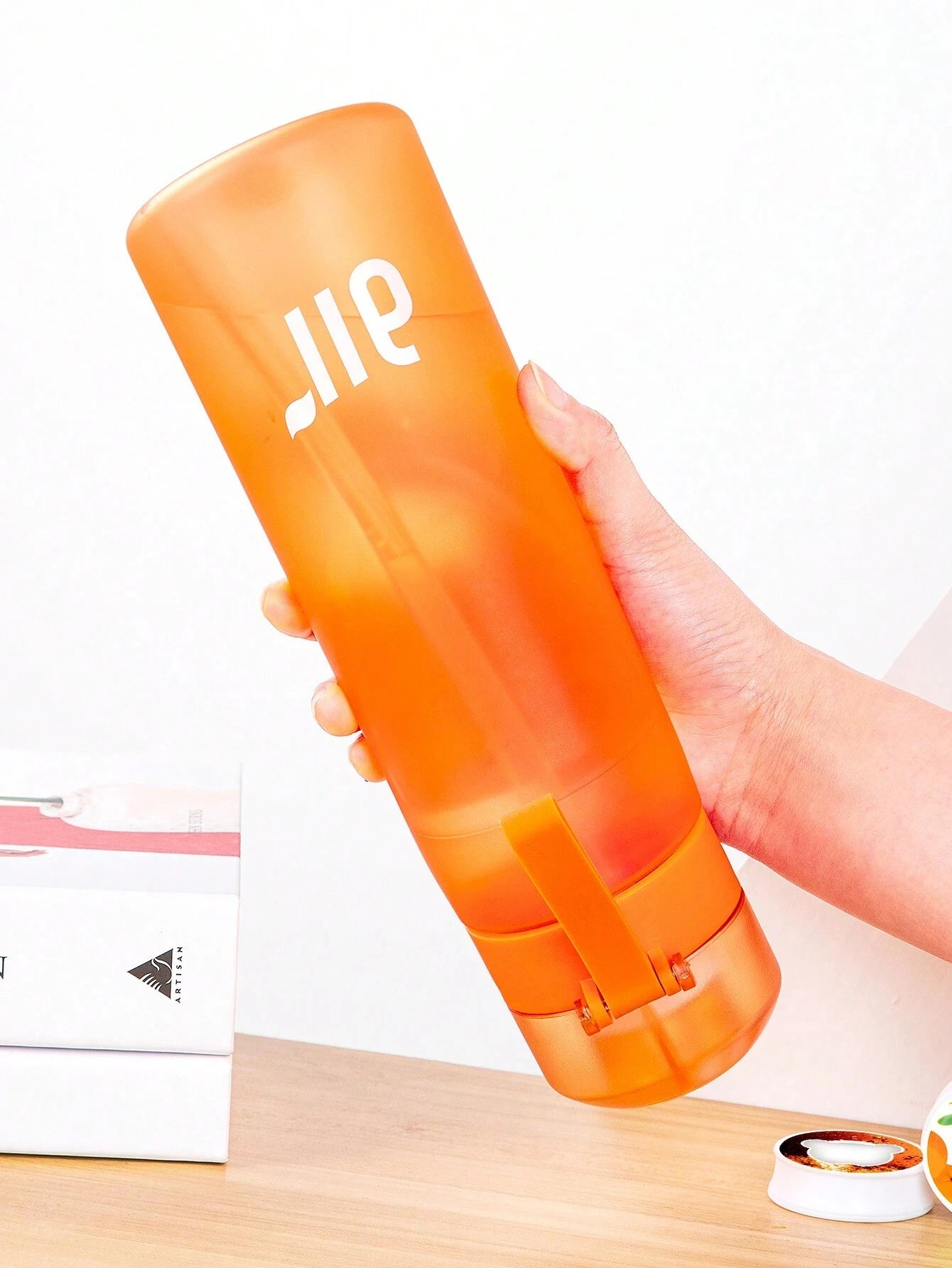 Zaarafy™ 800ml Scented Air Water Bottle – Fruit Flavor Pod, Straw, Flip Lid, Leak-Proof